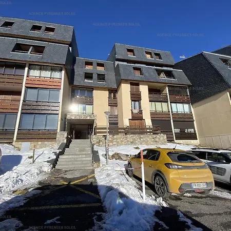 T2 4 Personnes Avec Parking Et Casier A Skis A 300m Des Commerces - Fr-1-295-169 *